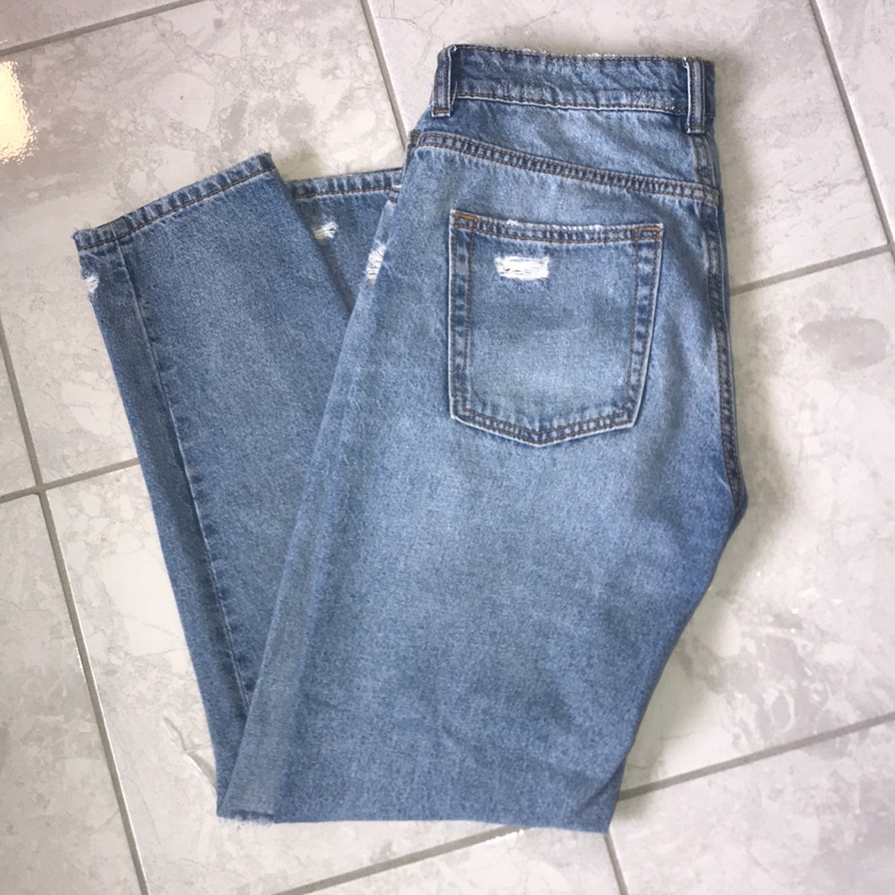 Distressed High Waisted Jeans